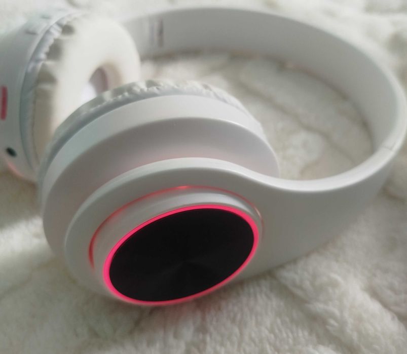 Luminous Wireless headphones