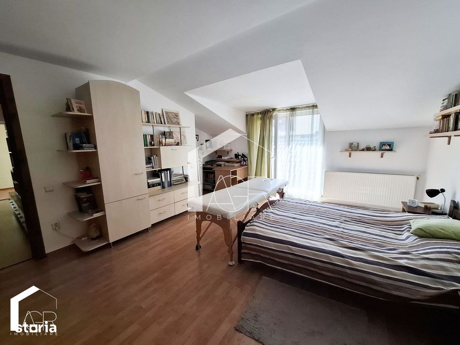 Casa tip duplex cu 6 camere, zona Republicii