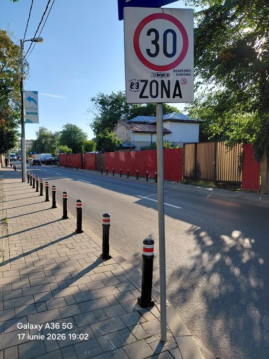 Vand casa cu teren aferent