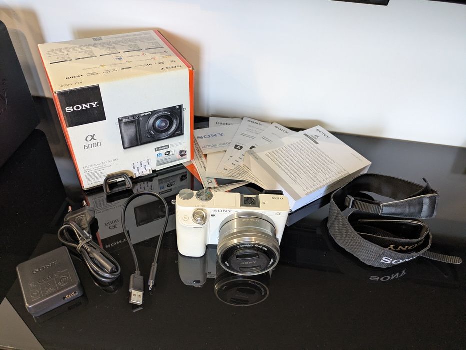 Беззеркальный фотоаппарат Sony a6000