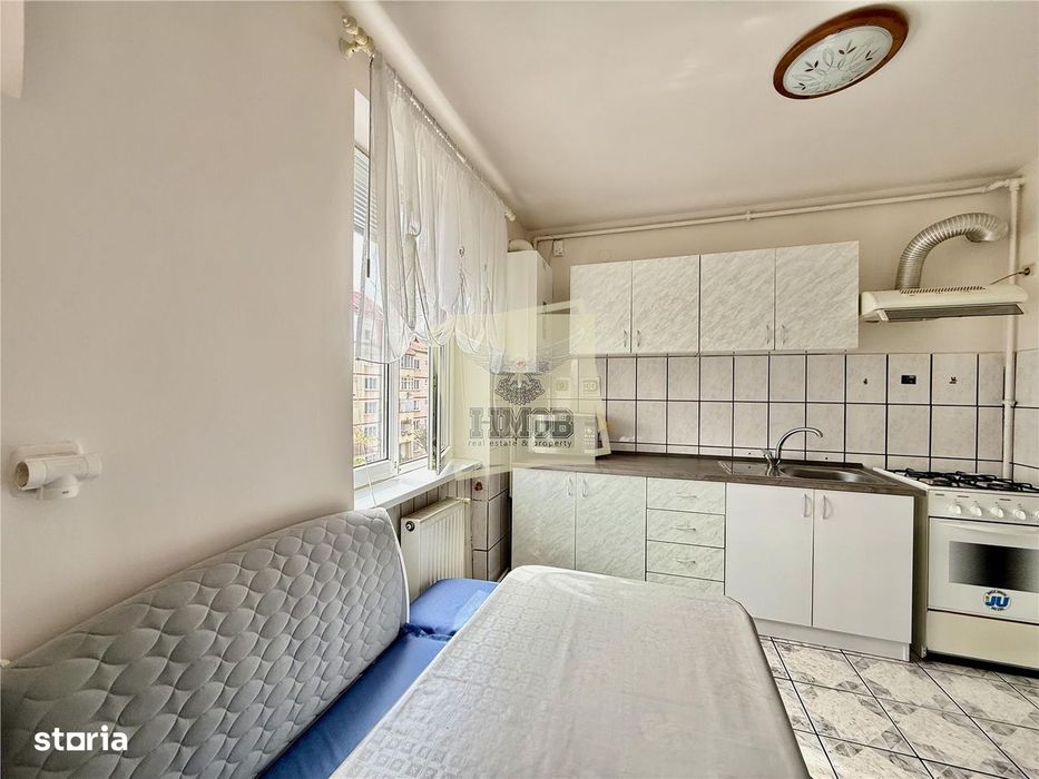 Apartament renovat 2 camere decomandat pe Mihai Viteazul
