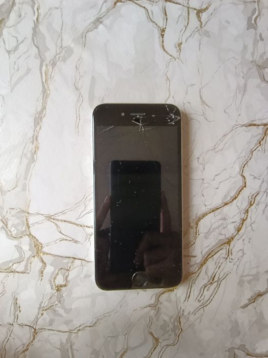 Iphone 6s серый.
