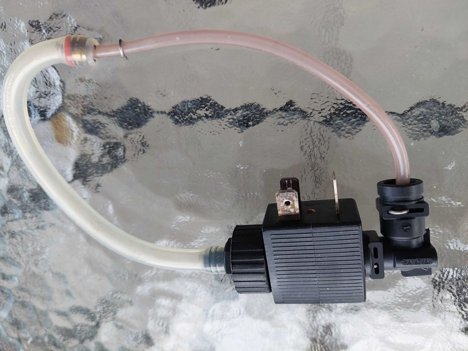 Invensys 230v 70w cl.f  Burkert 6012 B 1,2 207V DC 6W