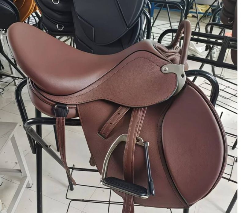 Продам седло для лошадей