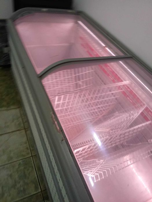 Vitrina frigorifica AHT congelate