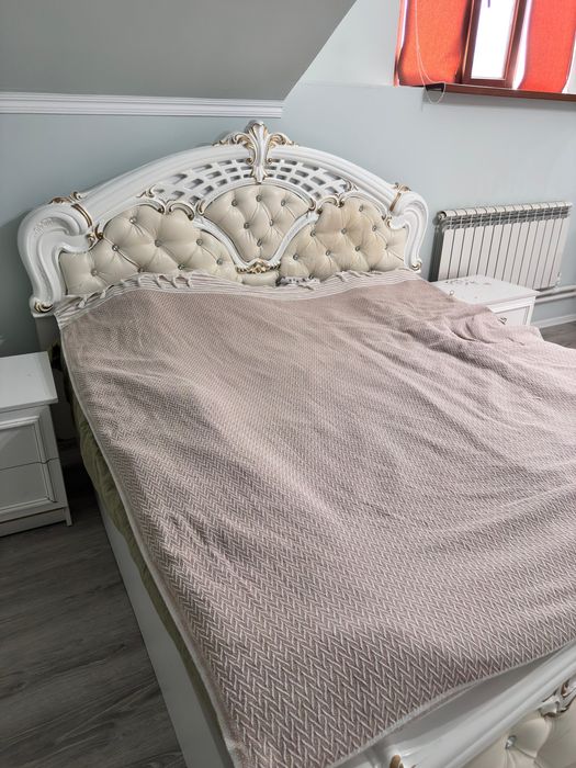 Кровать для спальни