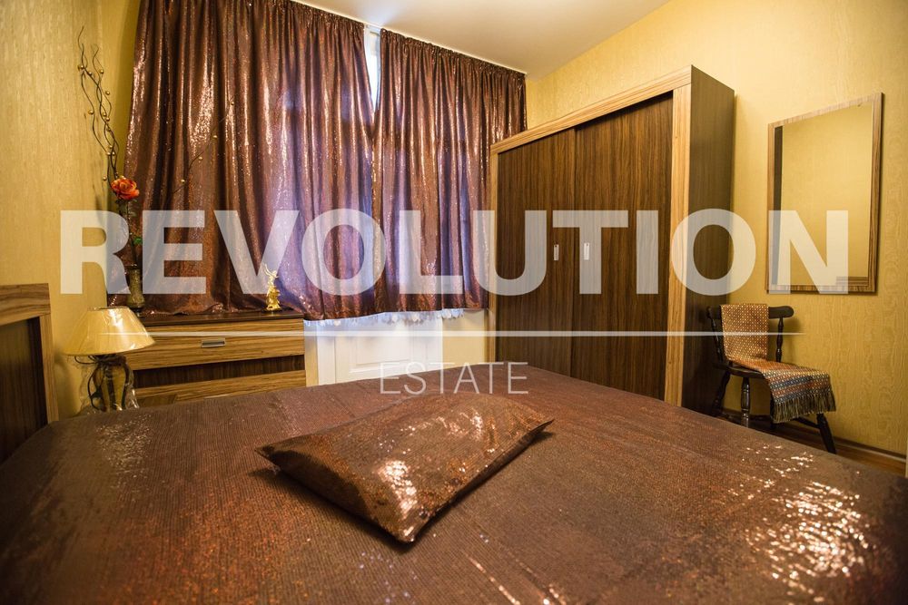 Дава се под наем Многостаен апартамент в Варна, Център - 210 кв.м за 900 € - Снимка #12