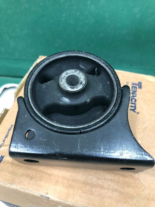 Подушка двигателя передняя Tenacity