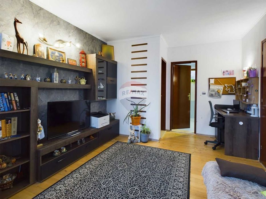 Продава се Къща в Варна, Виница - 271 кв.м за 2063 €/кв.м - Снимка #13