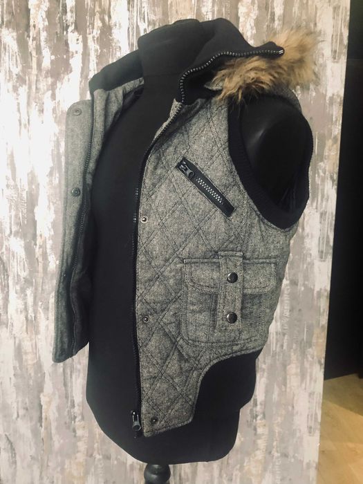 Vesta noua cu gluga oversize matlasata amestec lana ZARA