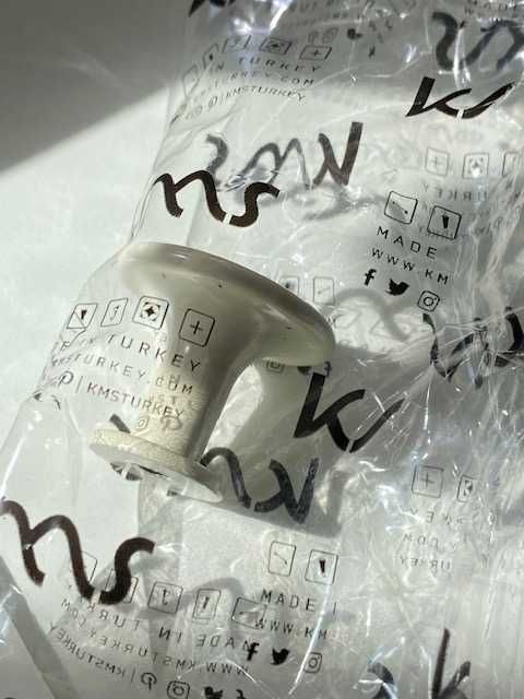 Butoane-manere  mobila