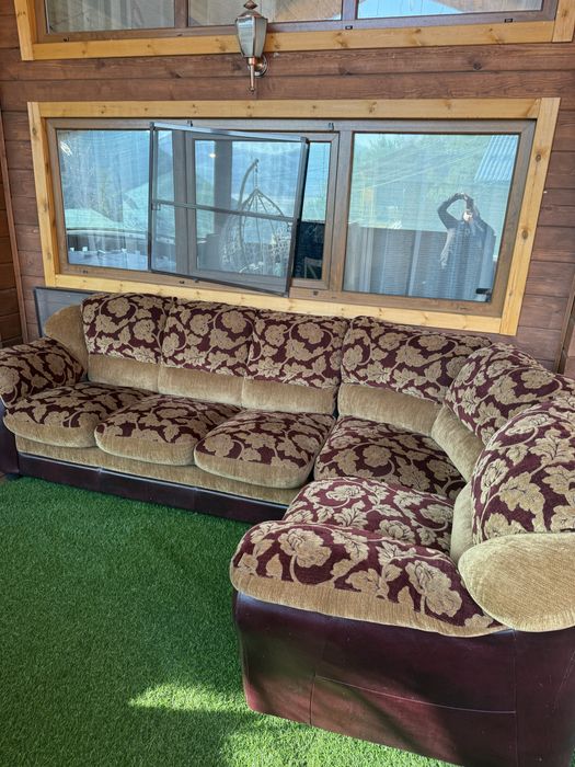 Диван углавой плюс кресло