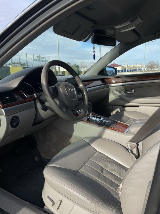 Продам Audi a8 d3
