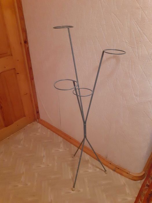 Продам подставки для цветов, аквариума