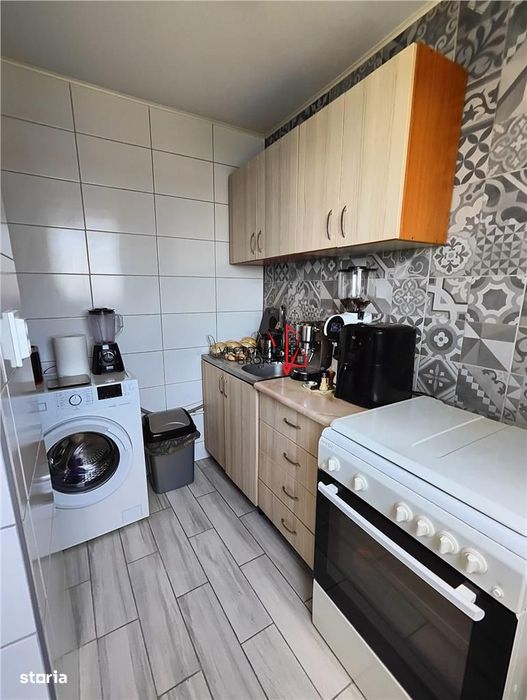 Titan, Bld 1 Decembrie, 8 min metrou Costin Georgian