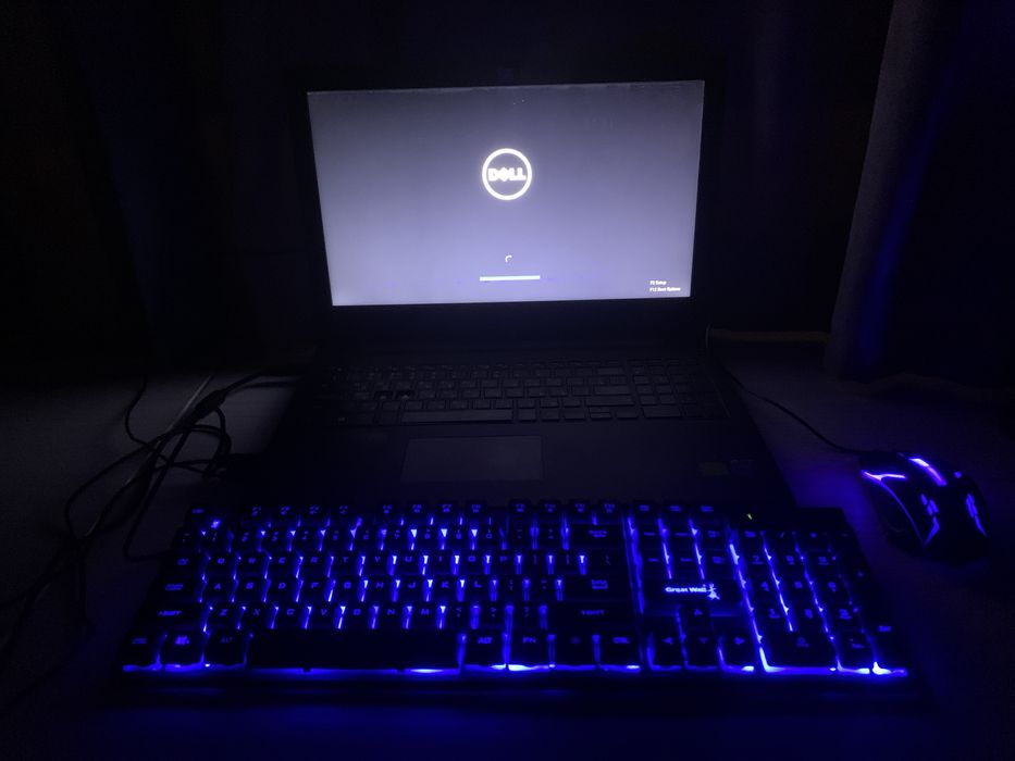 Продаю Dell ноутбук