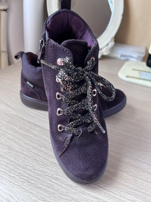 Продам полуботинки для девочки, бренда ECCO,