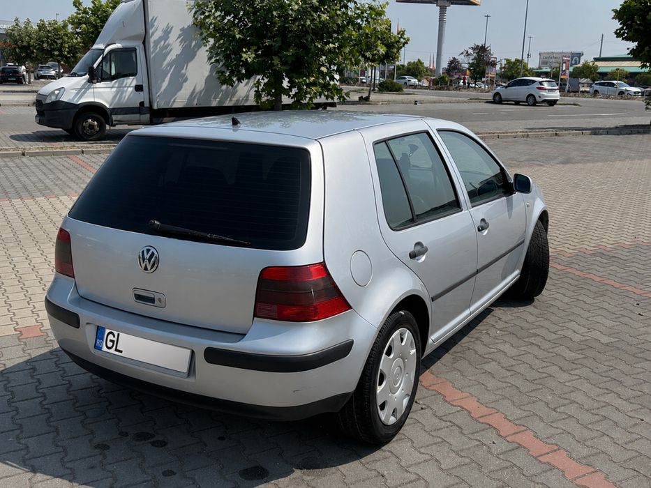 VOLKSWAGEN Golf 2000 — imagine 3
