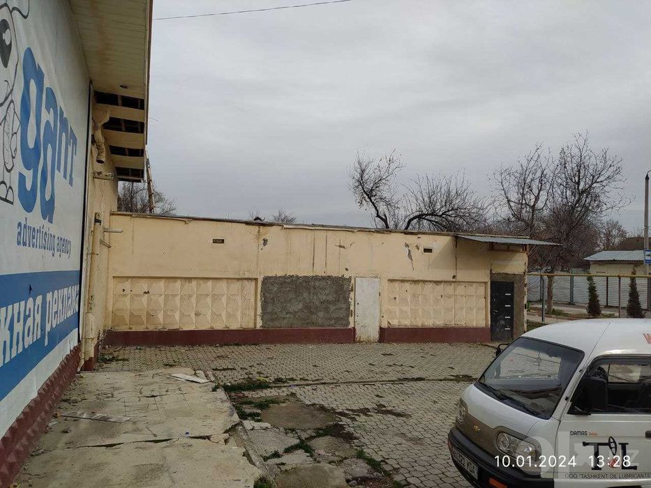 Продаётся коммерческое помещение с парковкой в Юнусабадском районе