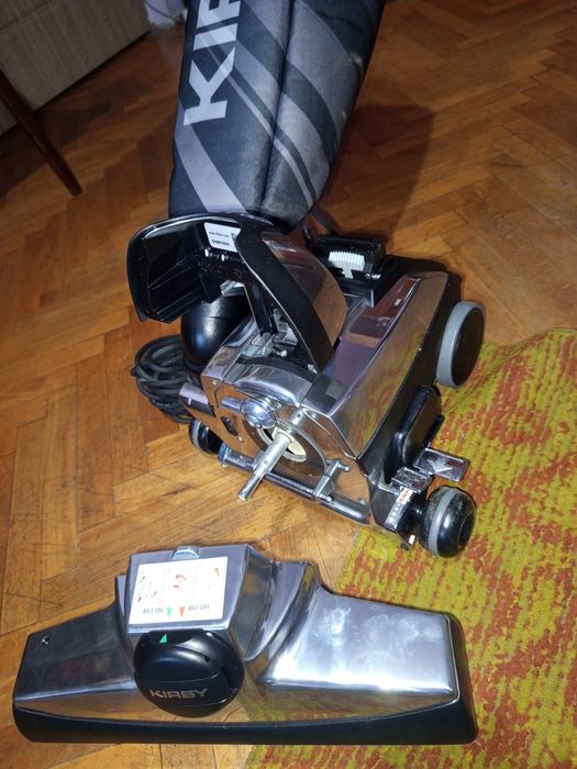 Se vinde aspirator Kirby