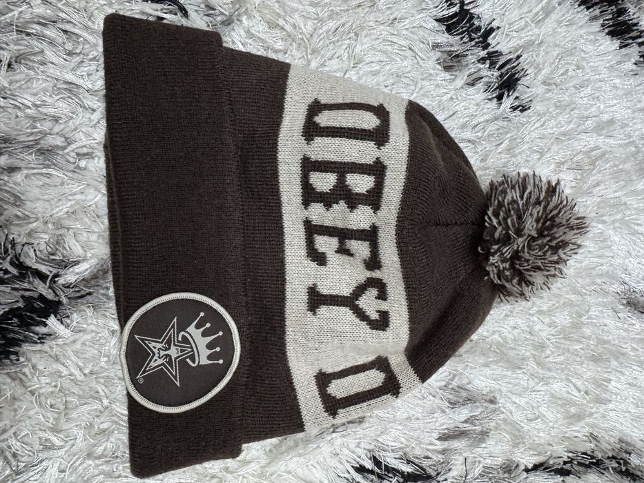 Мъжка зимна шапка OBEY