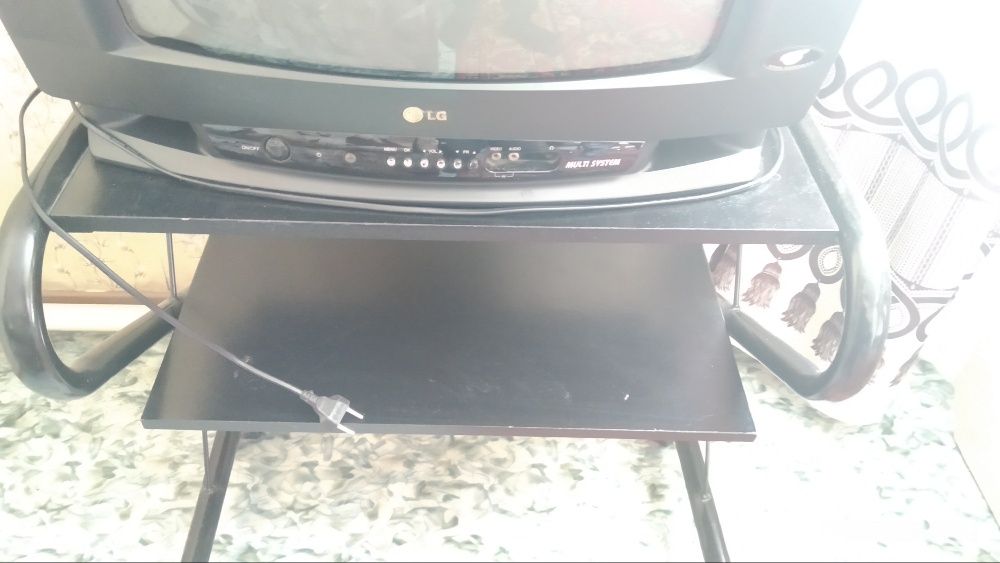 Продам телевизор LG-||