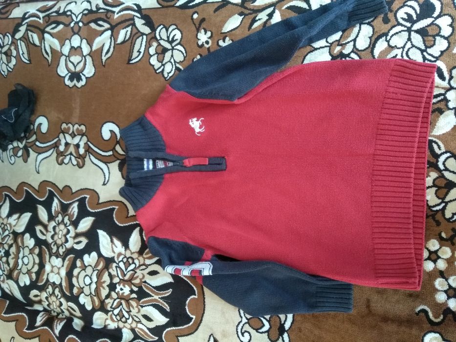 Кофты и свитера..