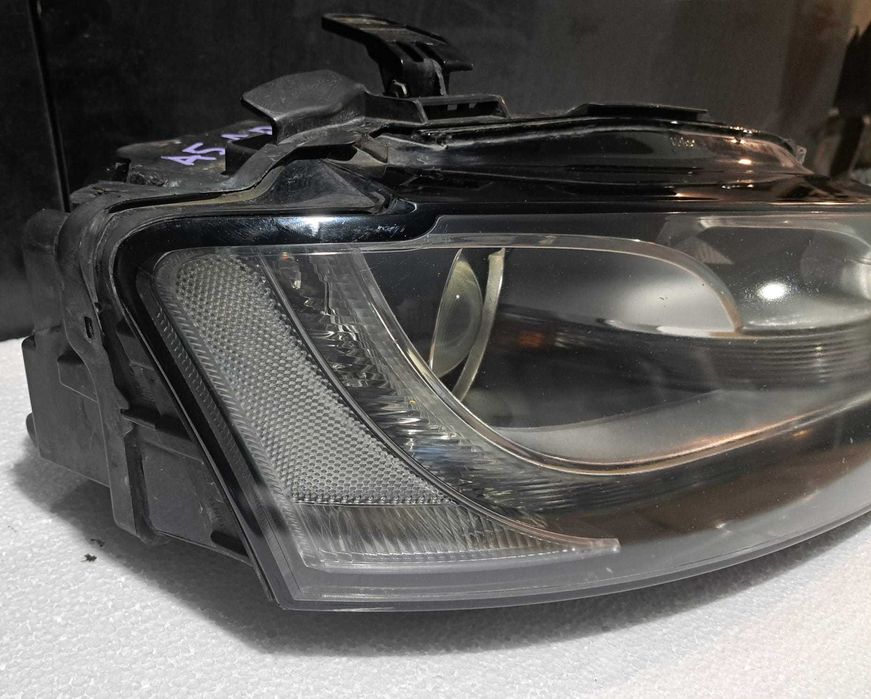Far Dreapta AUDI A5  COD  8T 0941004AL Xenon  2008-2013