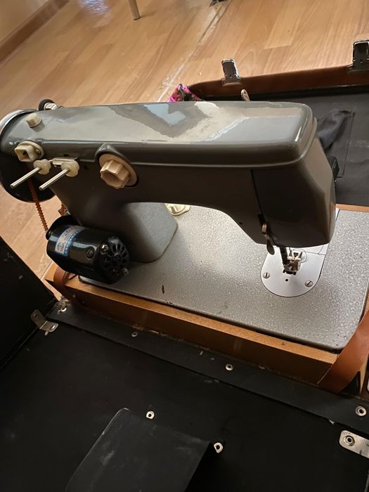 Швейная машинка Чайка-2