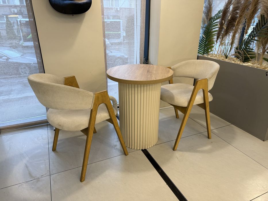 Продается вся мебель их кофейни