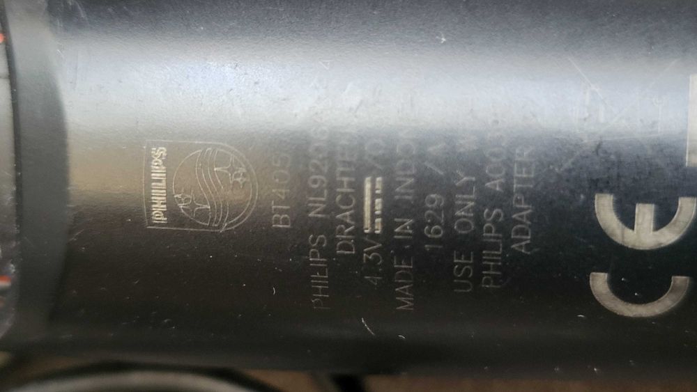 PHILIPS BT405 Masina tuns +incarcator 4.3V-70Ma fuctionala