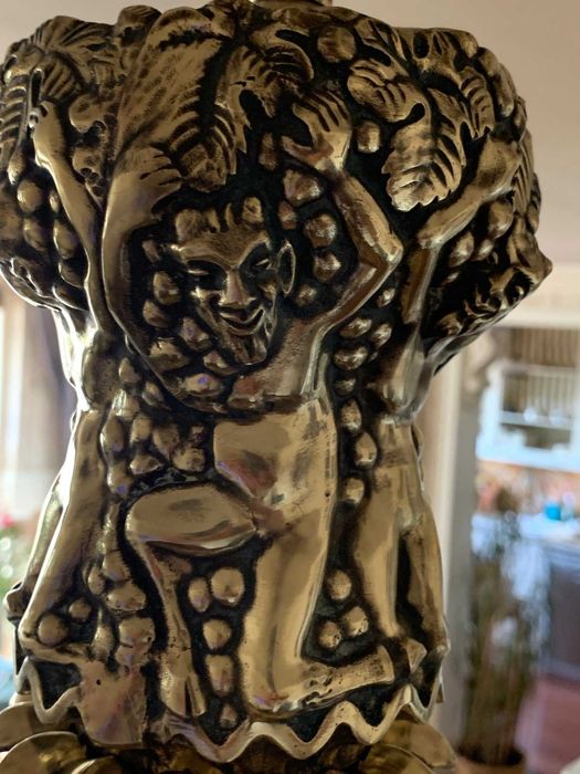 Lampă frumoasă din cupru, bronz, cu simboluri Bacchus. model deosebit,