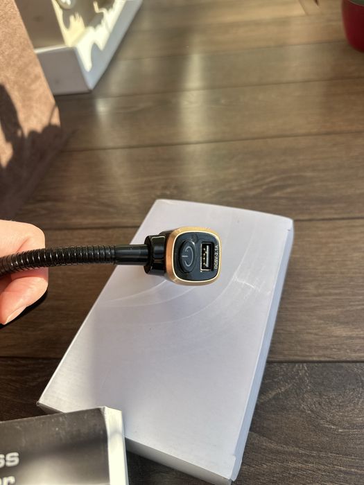 FM трансмитер за кола с Bluetooth и USB – Хендсфри и музика