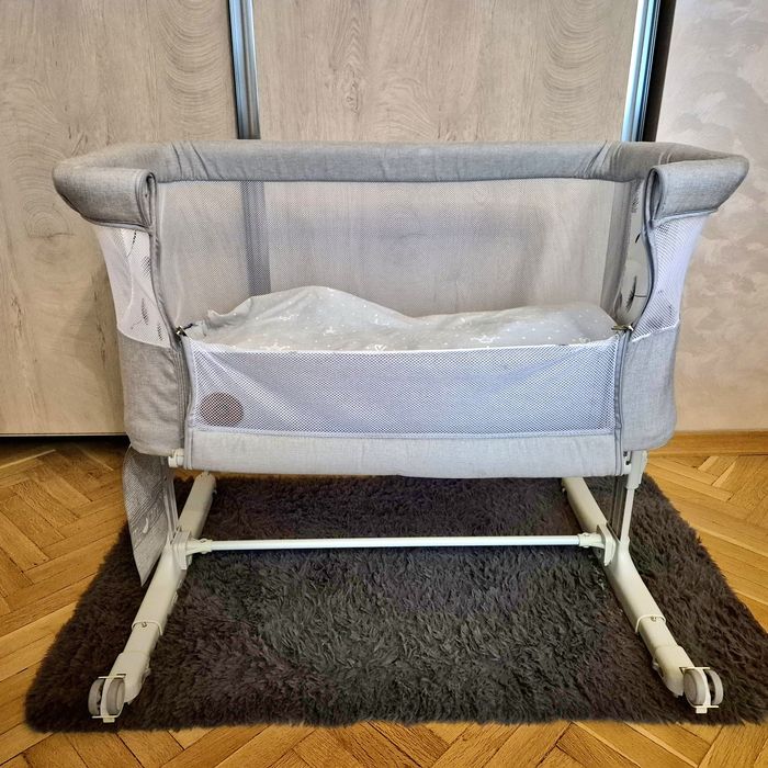 Кошара тип Next to me
Продавам кошара Next to me- Lionelo - Aurora
Дизайн 3 в 1 - люлка, класическо легло и кошара за съвместен сън в едно.

Характери