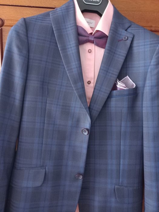 Продаётся Костюм.