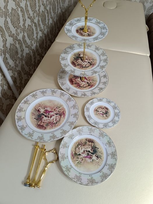 Менажница, трехъярусная посуда