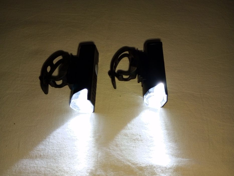 Фонарь фара на самокат,на аккумуляторе перезаряжаемые.