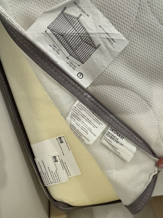 Pat Ikea MYLLRA alb si saltea SKONAST