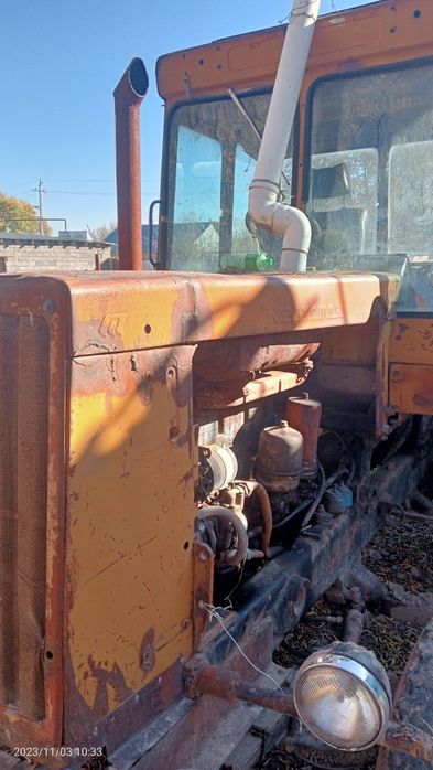 Продаётся ДТ-75 колёсный с плугом