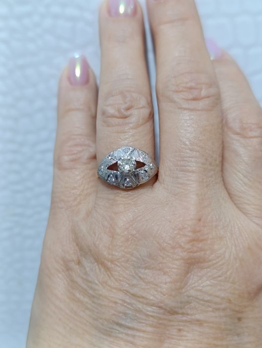 Советское кольцо с якутскими бриллиантами.