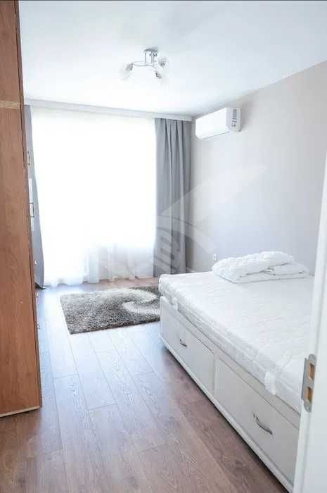 Страхотен тристаен апартамент в Христо Смирненски!