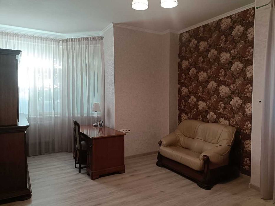 Дава се под наем Двустаен апартамент в София, Медицинска академия - 86 кв.м за 448.8 € - Снимка #2