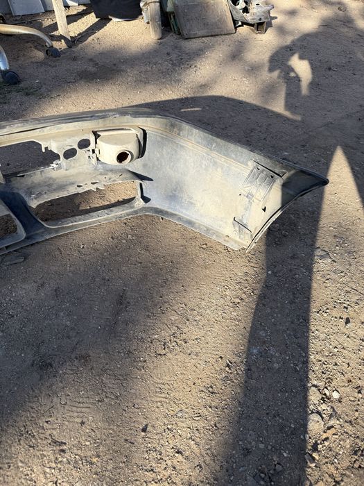 Передний бампер на VW Golf 3/Vento