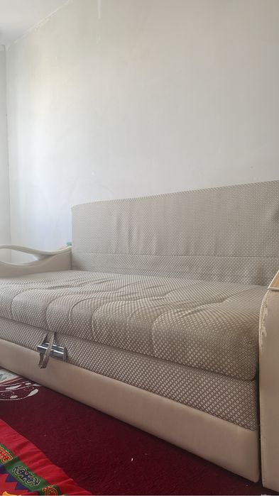 Продам диван в хорошем состоянии