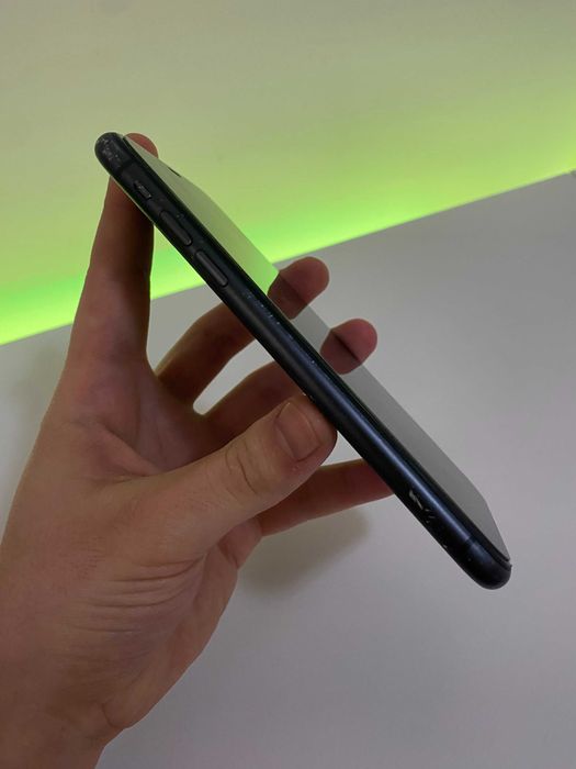 iPhone 11-64Gb /bat 84%