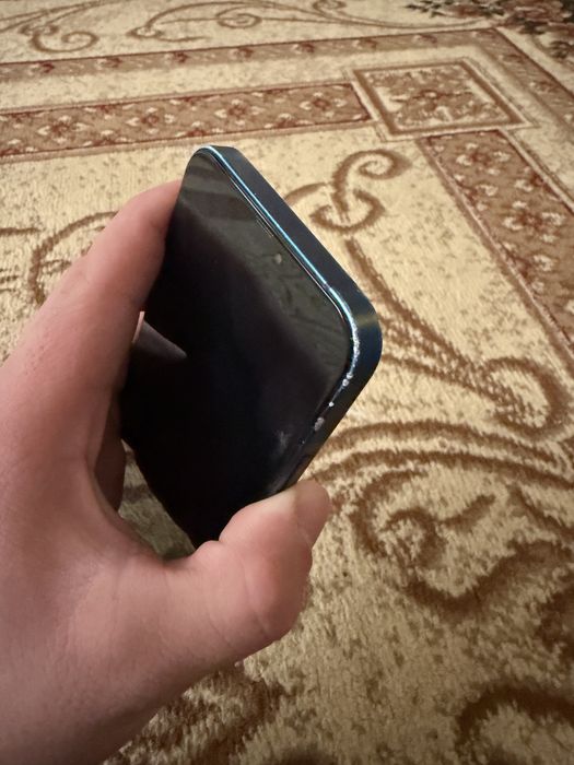 Айфон сатылады 12