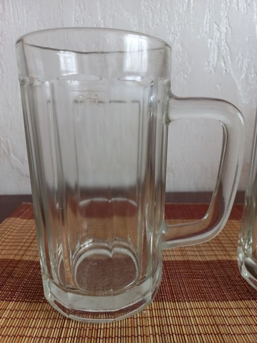 Две пивные кружки