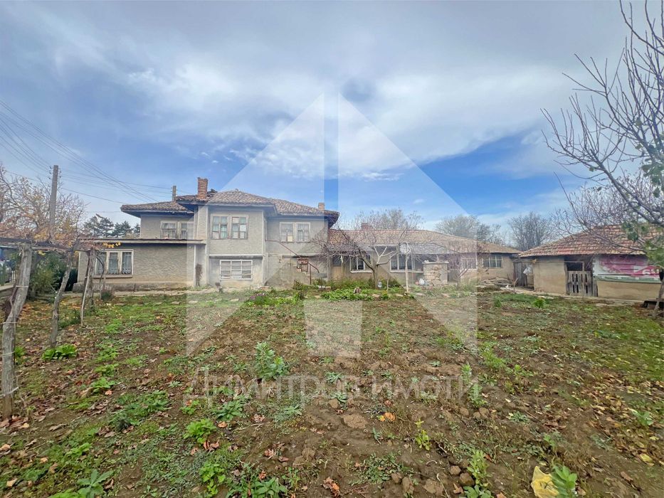 Продава се Къща в с. Мировци, Област Шумен - 100 кв.м за 87 €/кв.м - Снимка #12