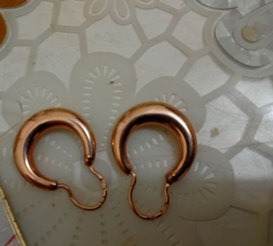 Продам золотые серьги 58.3%