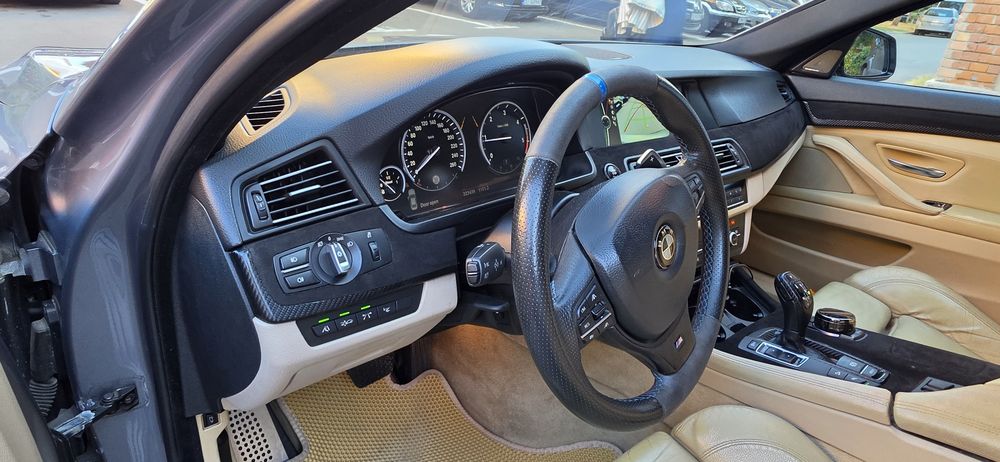 BMW Seria 5 F10 535d Xdrive/ M Pachet/ 4 Butoane